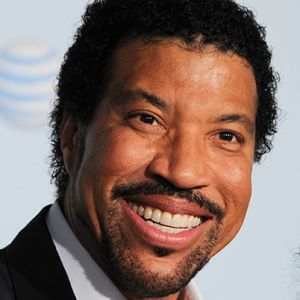 Nice wallpapers Lionel Richie 300x300px