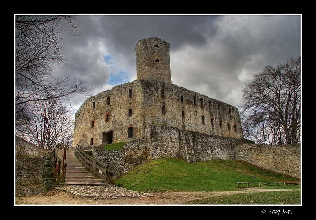 Lipowiec Castle Backgrounds on Wallpapers Vista