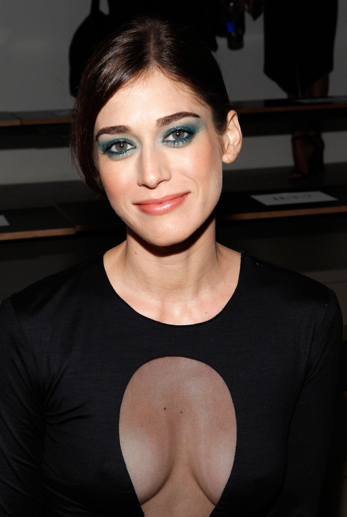 Amazing Lizzy Caplan Pictures & Backgrounds