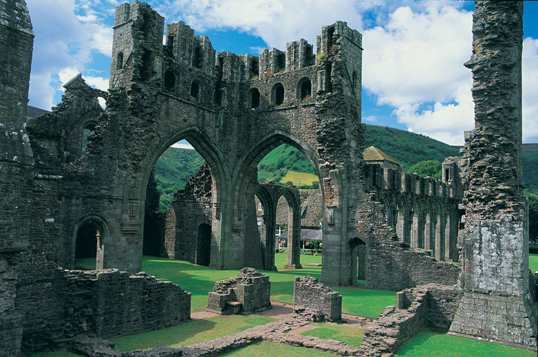 Images of Llanthony Priory | 780x518