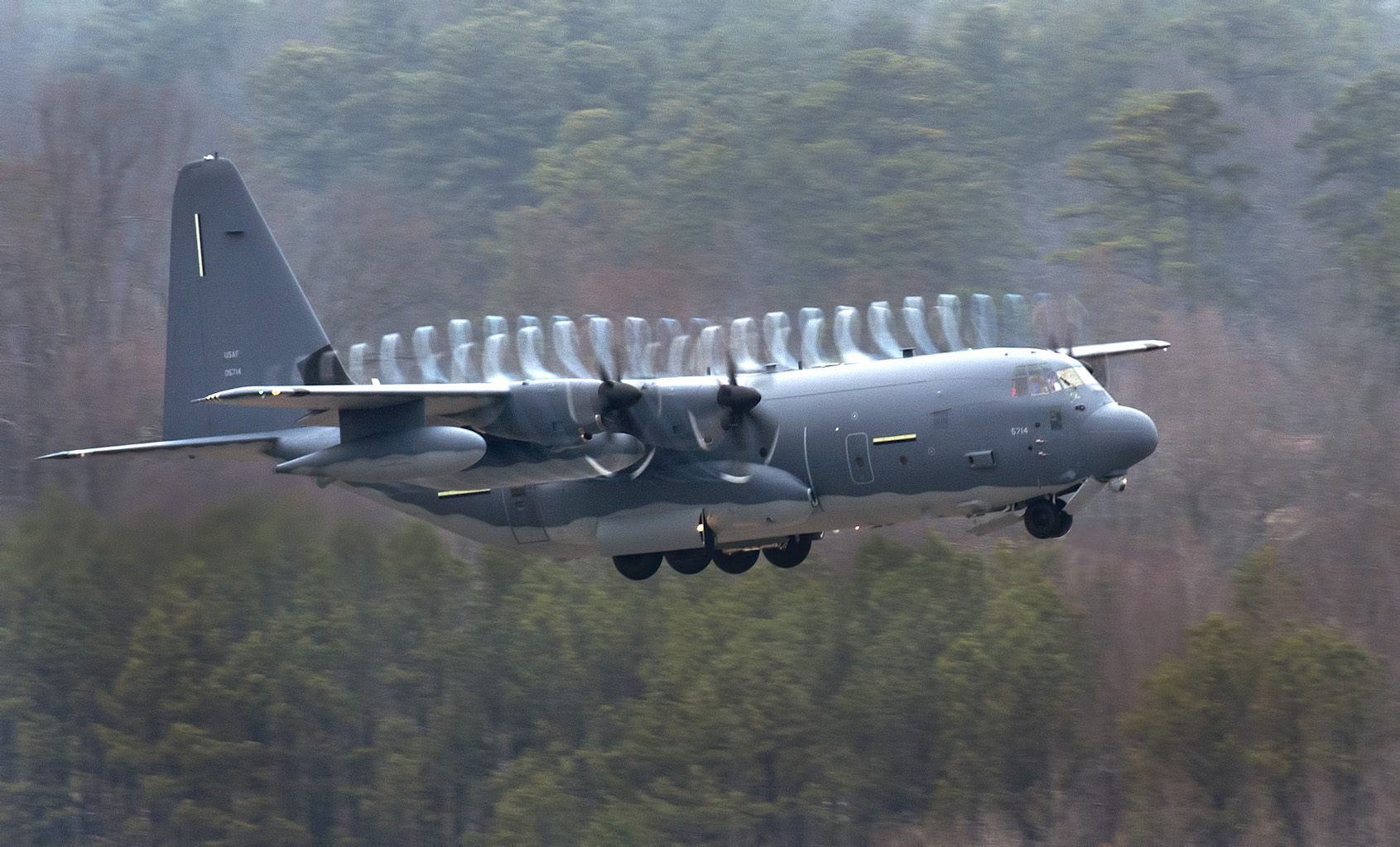 Amazing Lockheed MC-130 Pictures & Backgrounds