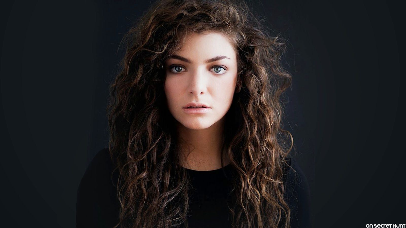 Nice Images Collection: Lorde Desktop Wallpapers