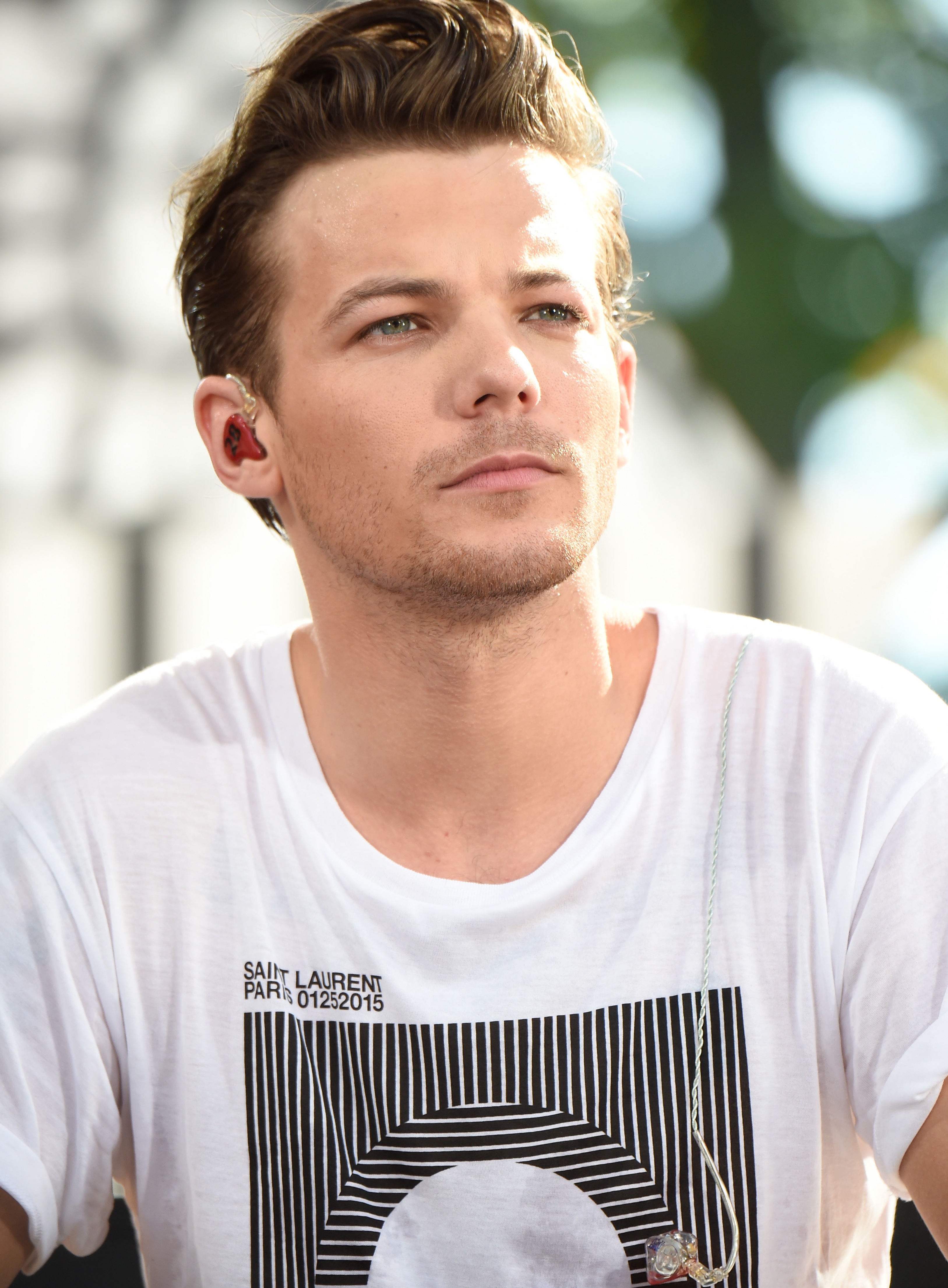 Louis Tomlinson Backgrounds on Wallpapers Vista