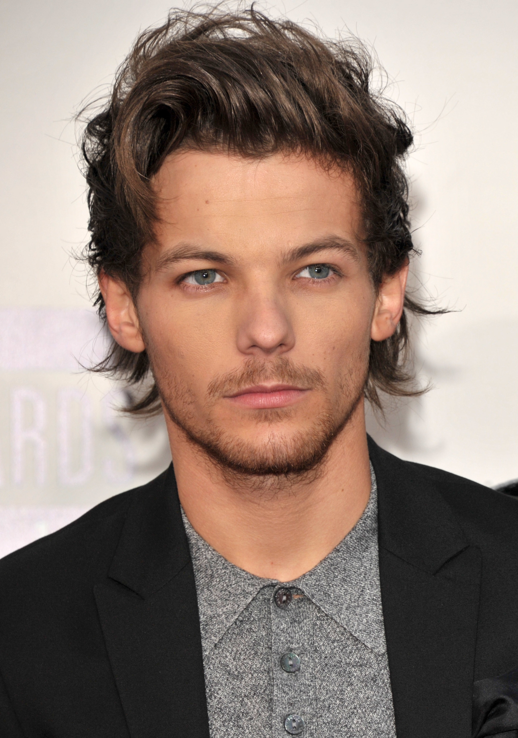 Nice Images Collection: Louis Tomlinson Desktop Wallpapers