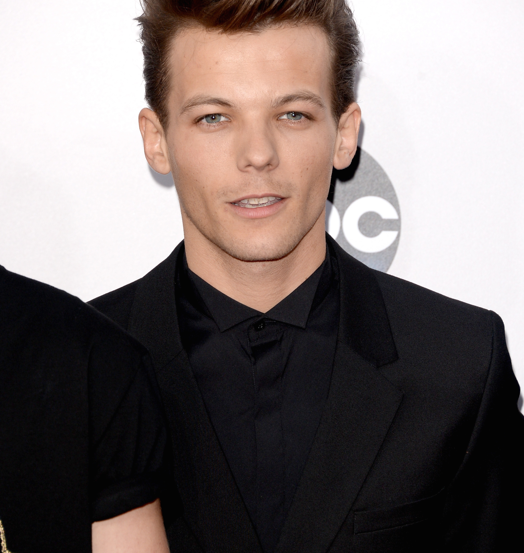 Amazing Louis Tomlinson Pictures & Backgrounds