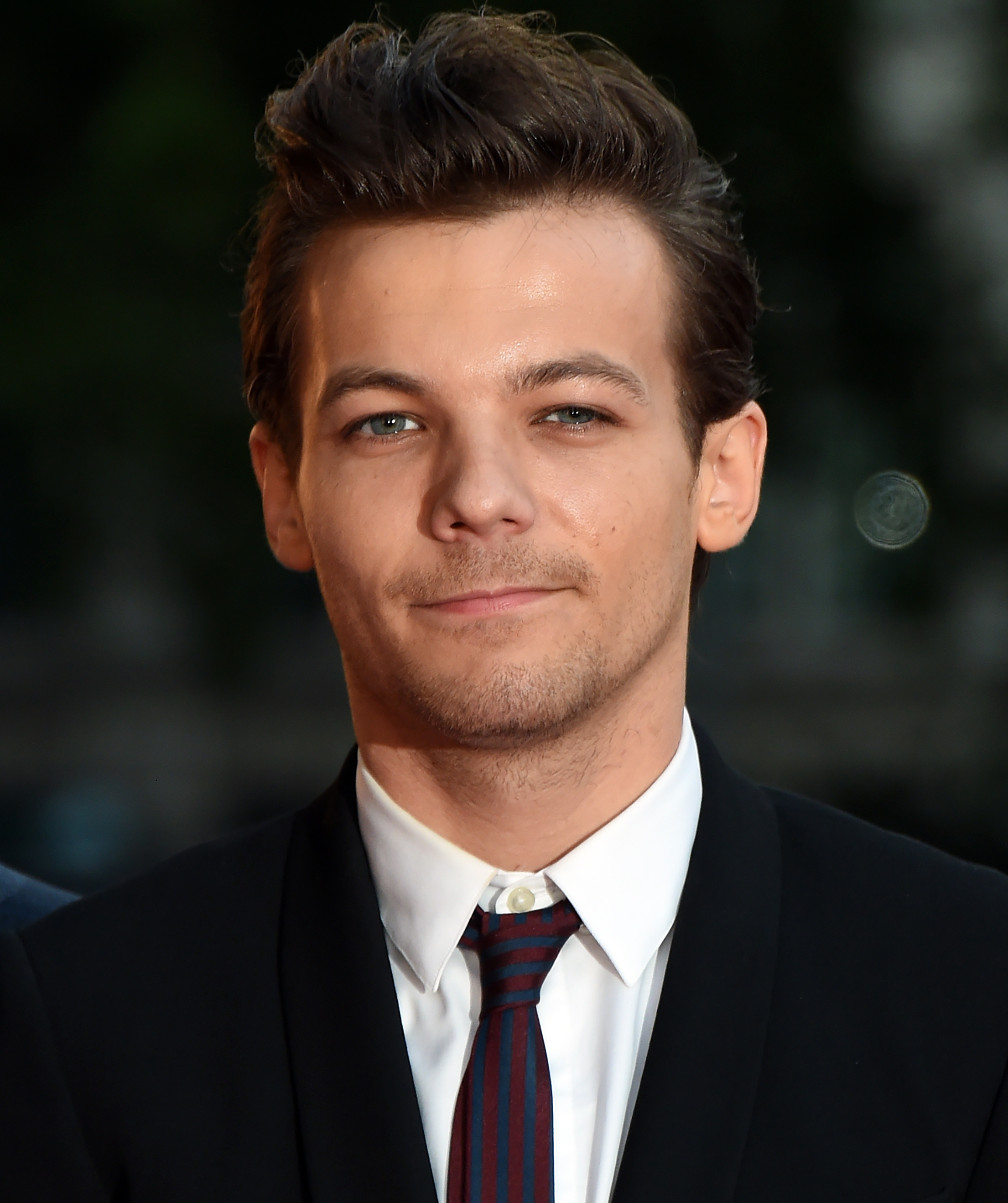 Louis Tomlinson Backgrounds on Wallpapers Vista