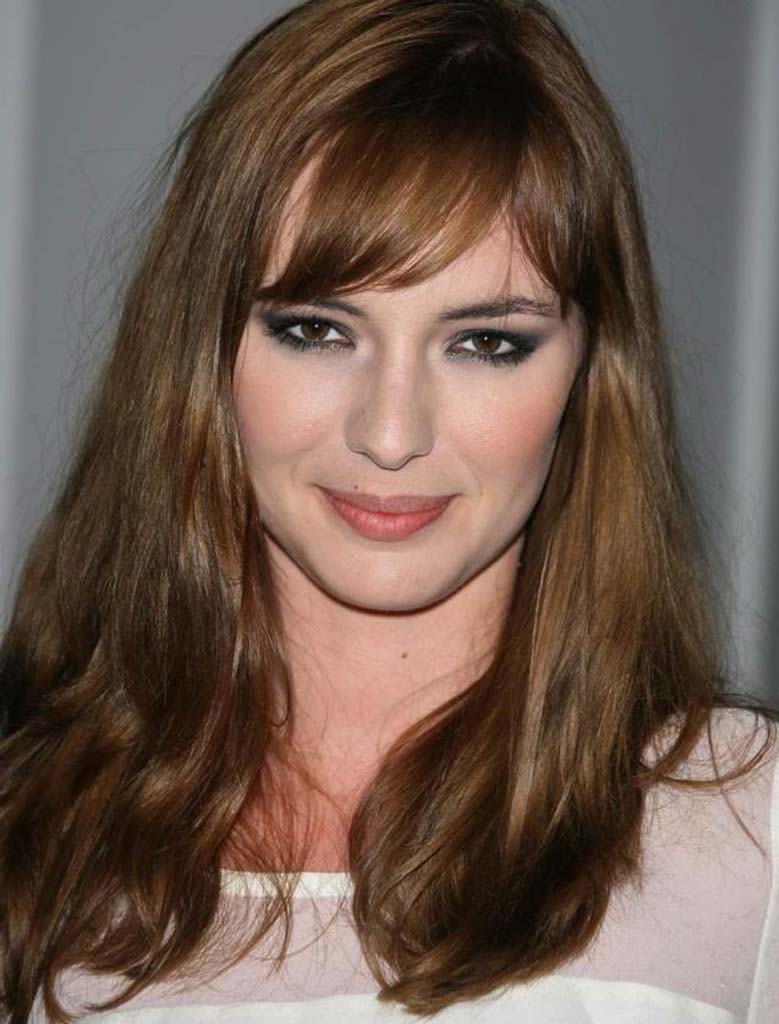 779x1024 > Louise Bourgoin Wallpapers