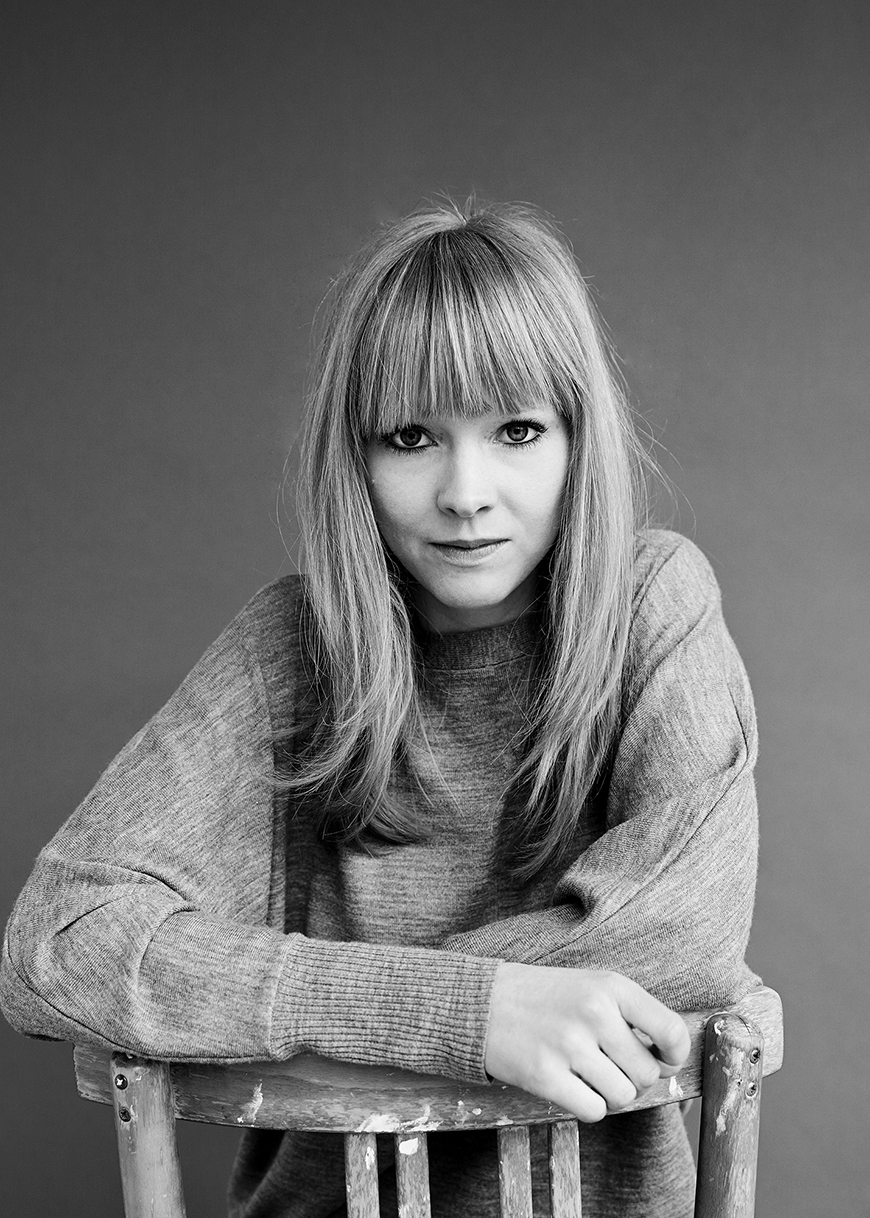 870x1218 > Lucy Rose Wallpapers