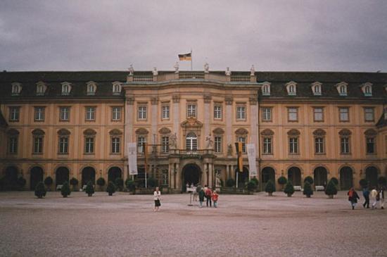 High Resolution Wallpaper | Ludwigsburg Palace 550x365 px