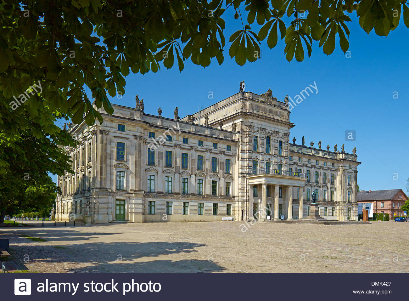 Ludwigslust Palace Backgrounds, Compatible - PC, Mobile, Gadgets| 1300x956 px