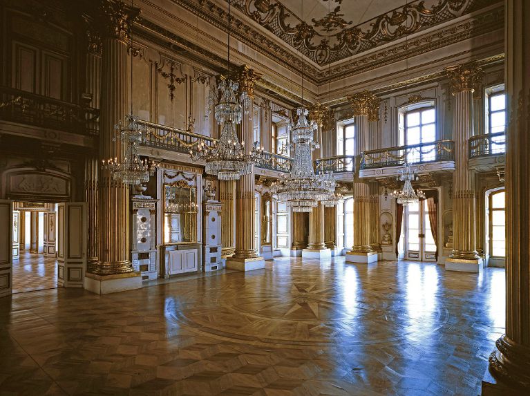 Amazing Ludwigslust Palace Pictures & Backgrounds