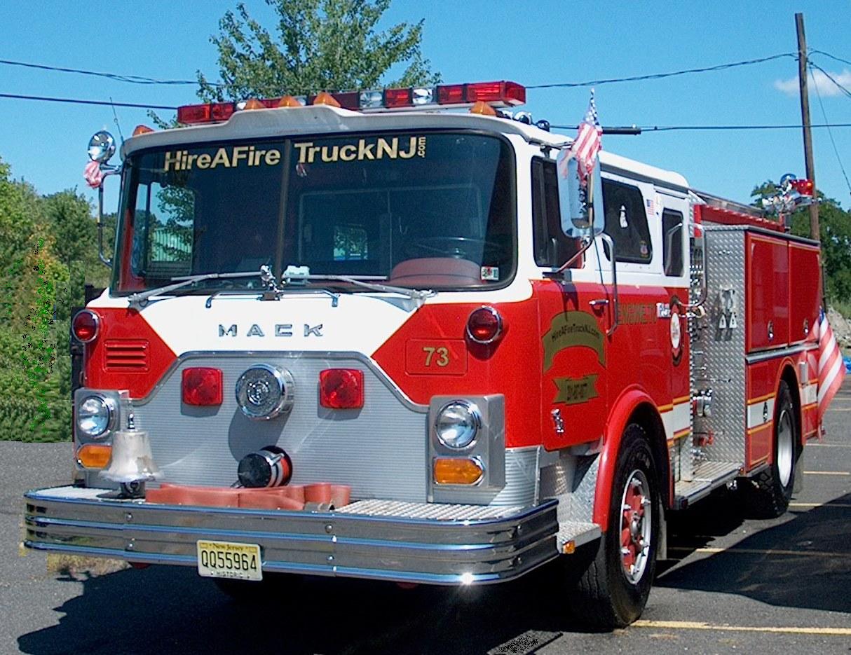Nice Images Collection: Mack Fire Truck Desktop Wallpapers