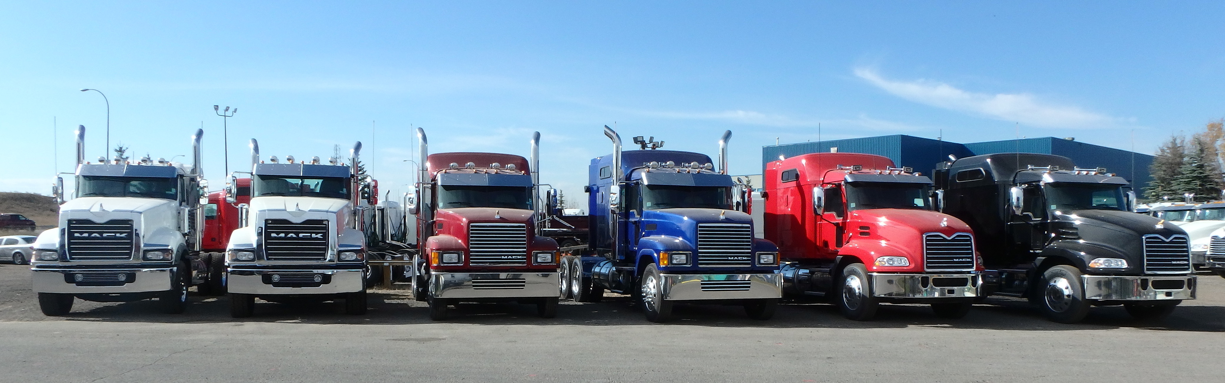 Amazing Mack Trucks Pictures & Backgrounds