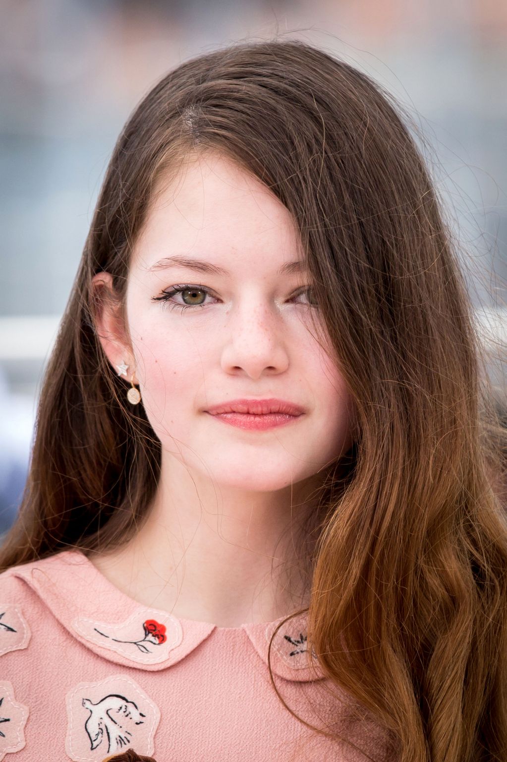 Mackenzie Foy Backgrounds, Compatible - PC, Mobile, Gadgets| 1023x1536 px