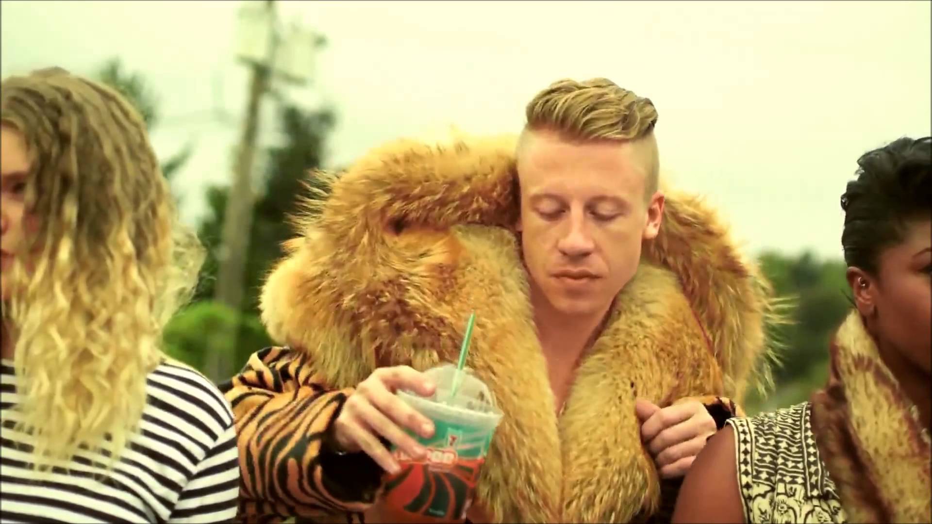 Amazing Macklemore Pictures & Backgrounds