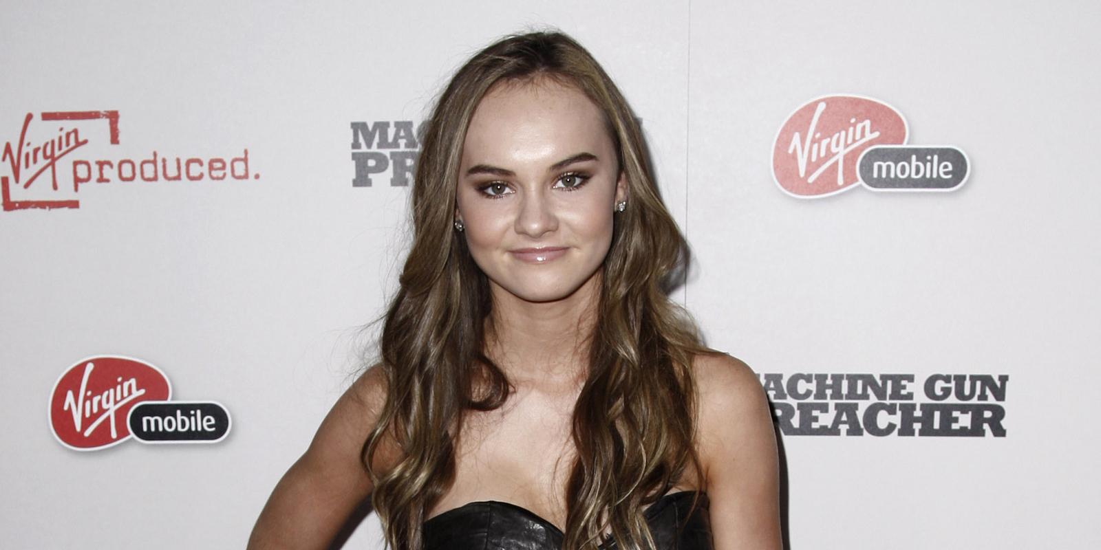 Madeline Carroll Backgrounds on Wallpapers Vista