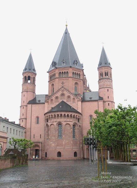 Nice Images Collection: Mainz Cathedral Desktop Wallpapers