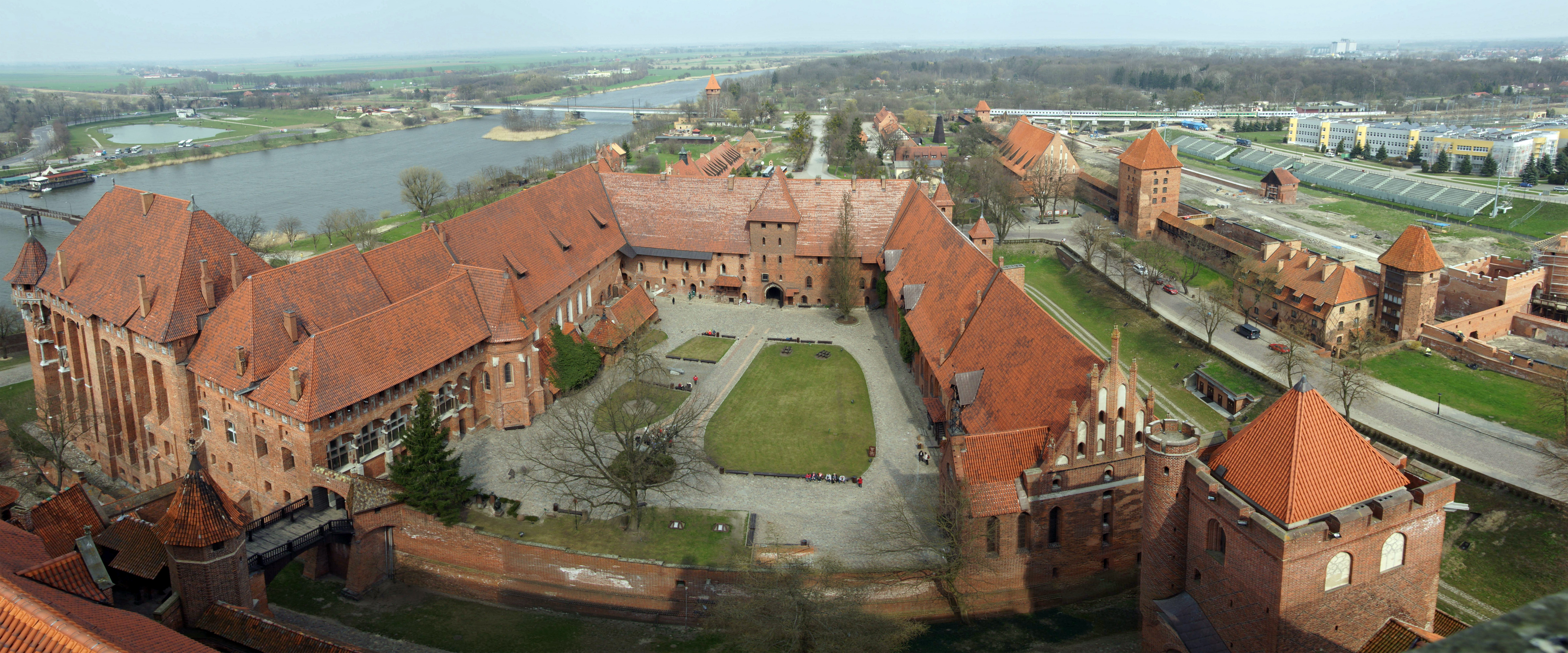Malbork Castle Backgrounds, Compatible - PC, Mobile, Gadgets| 4800x2000 px