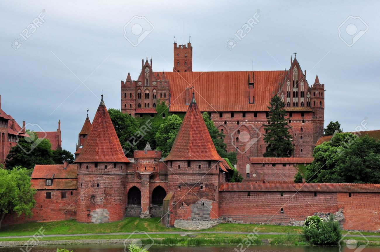 HQ Malbork Castle Wallpapers | File 211.46Kb