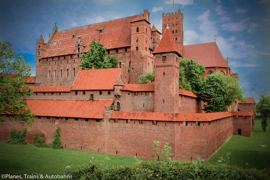 Malbork Castle Backgrounds, Compatible - PC, Mobile, Gadgets| 900x600 px