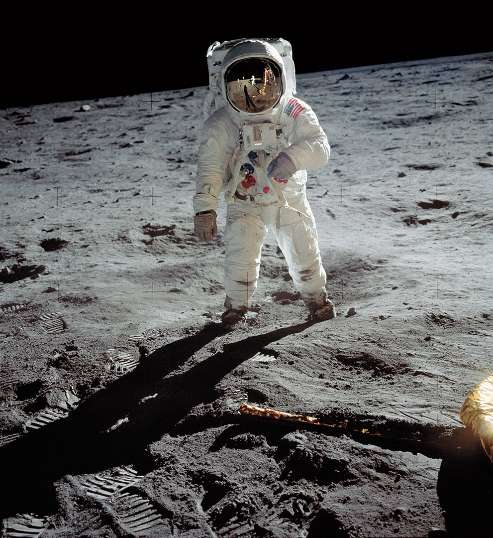 Man On The Moon Backgrounds, Compatible - PC, Mobile, Gadgets| 991x1080 px