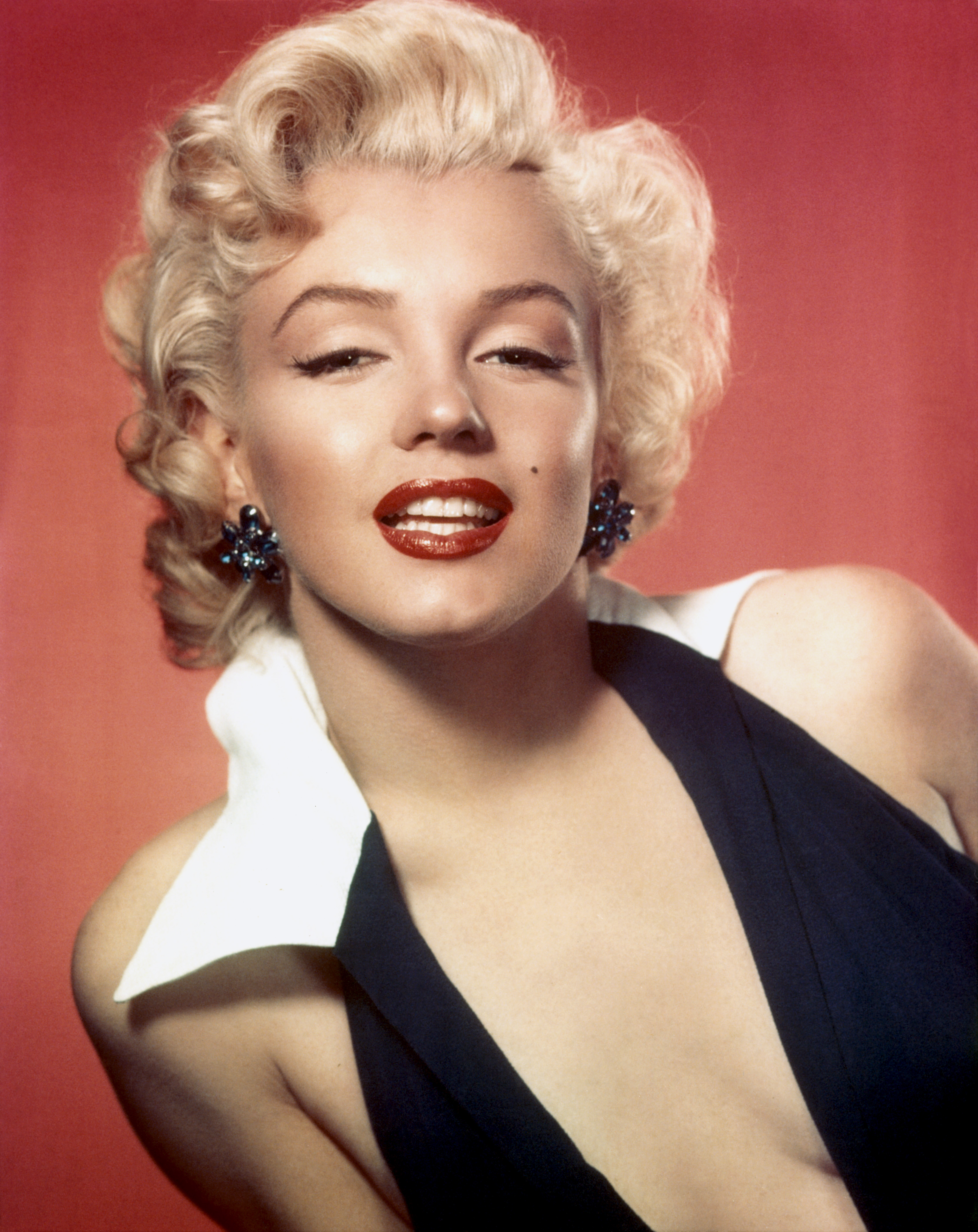HD Quality Wallpaper | Collection: Celebrity, 3377x4254 Marilyn Monroe