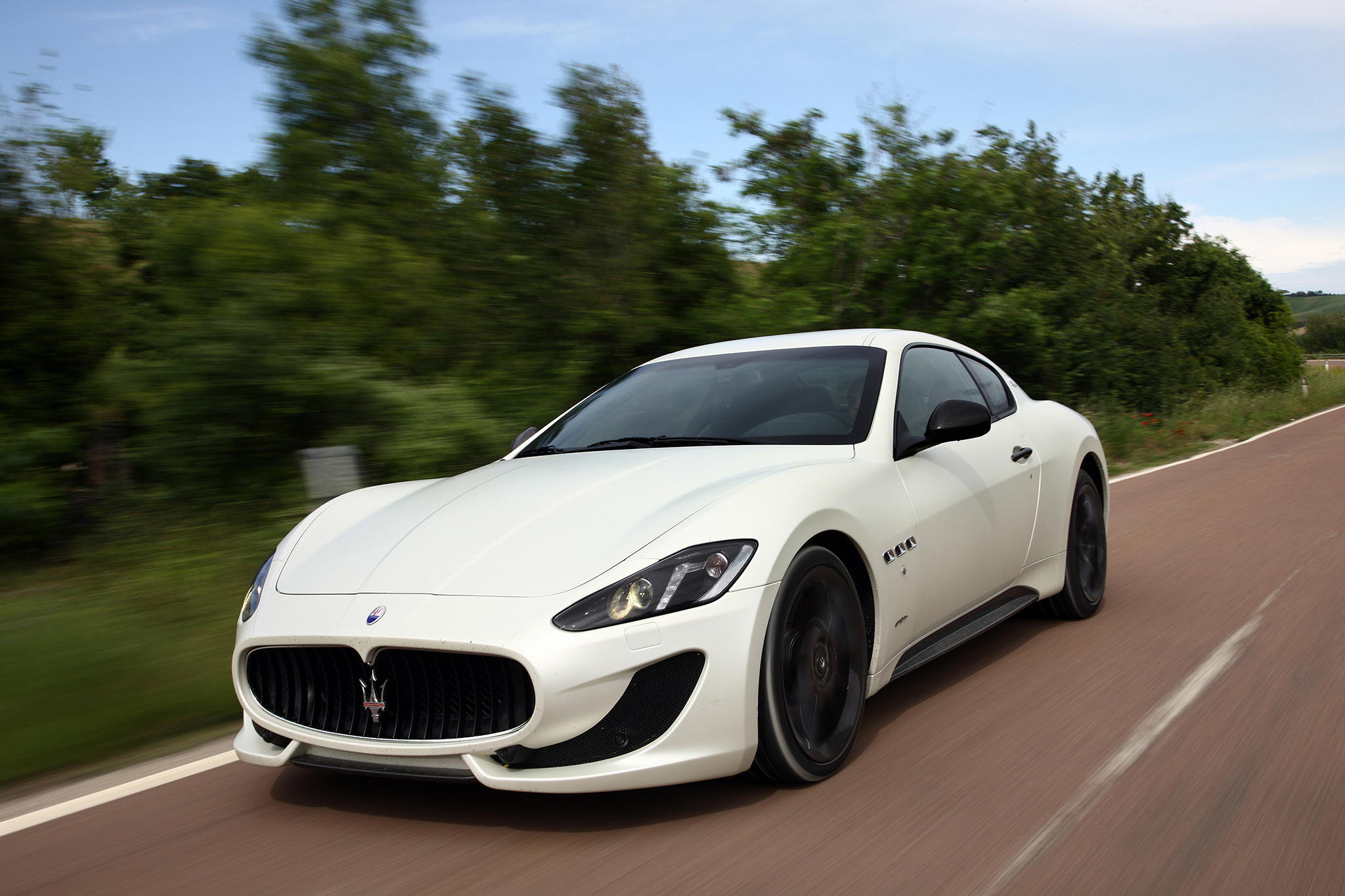 Amazing Maserati GranTurismo Pictures & Backgrounds