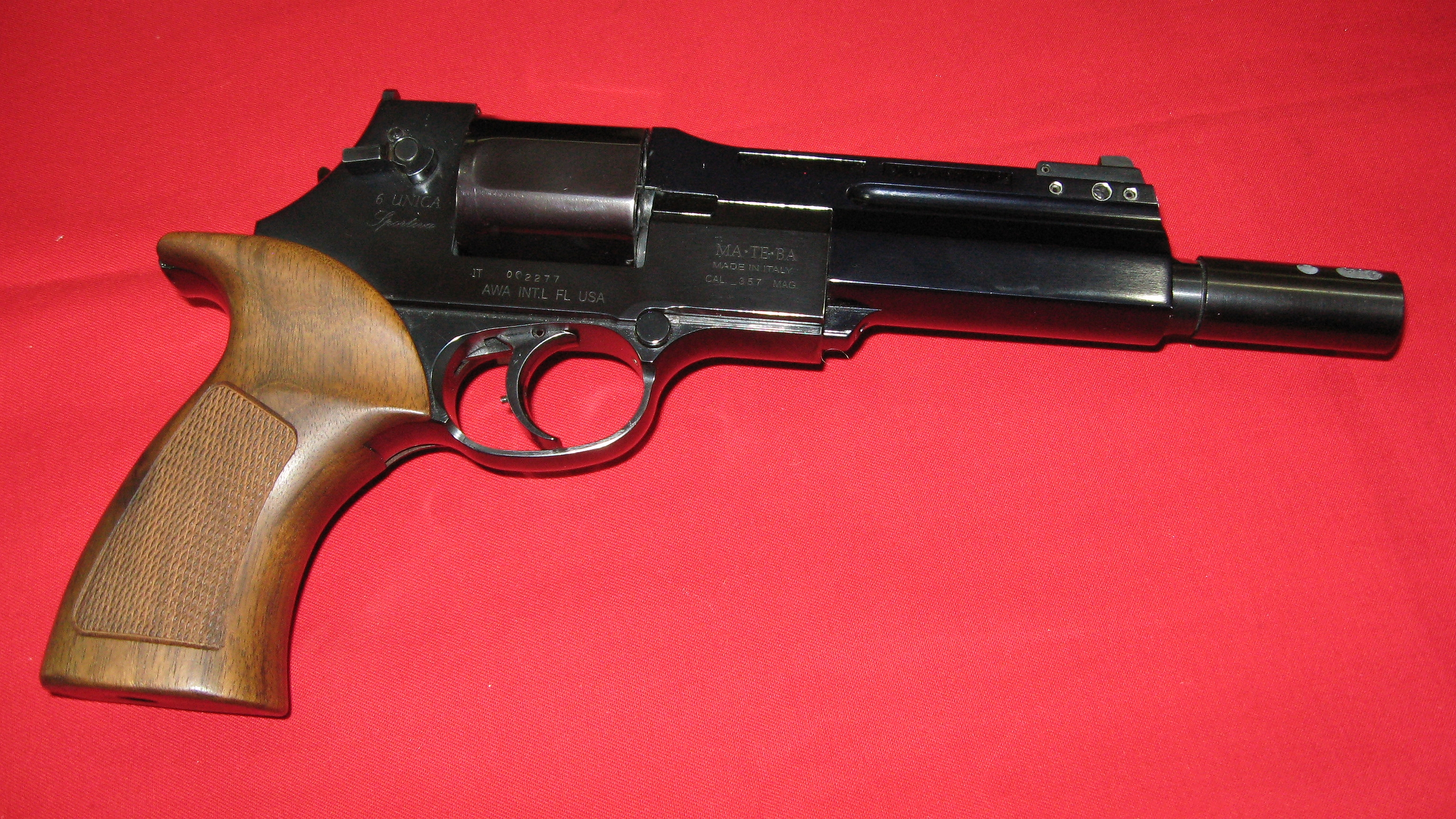 Images of Mateba Unica Revolver | 3100x1744