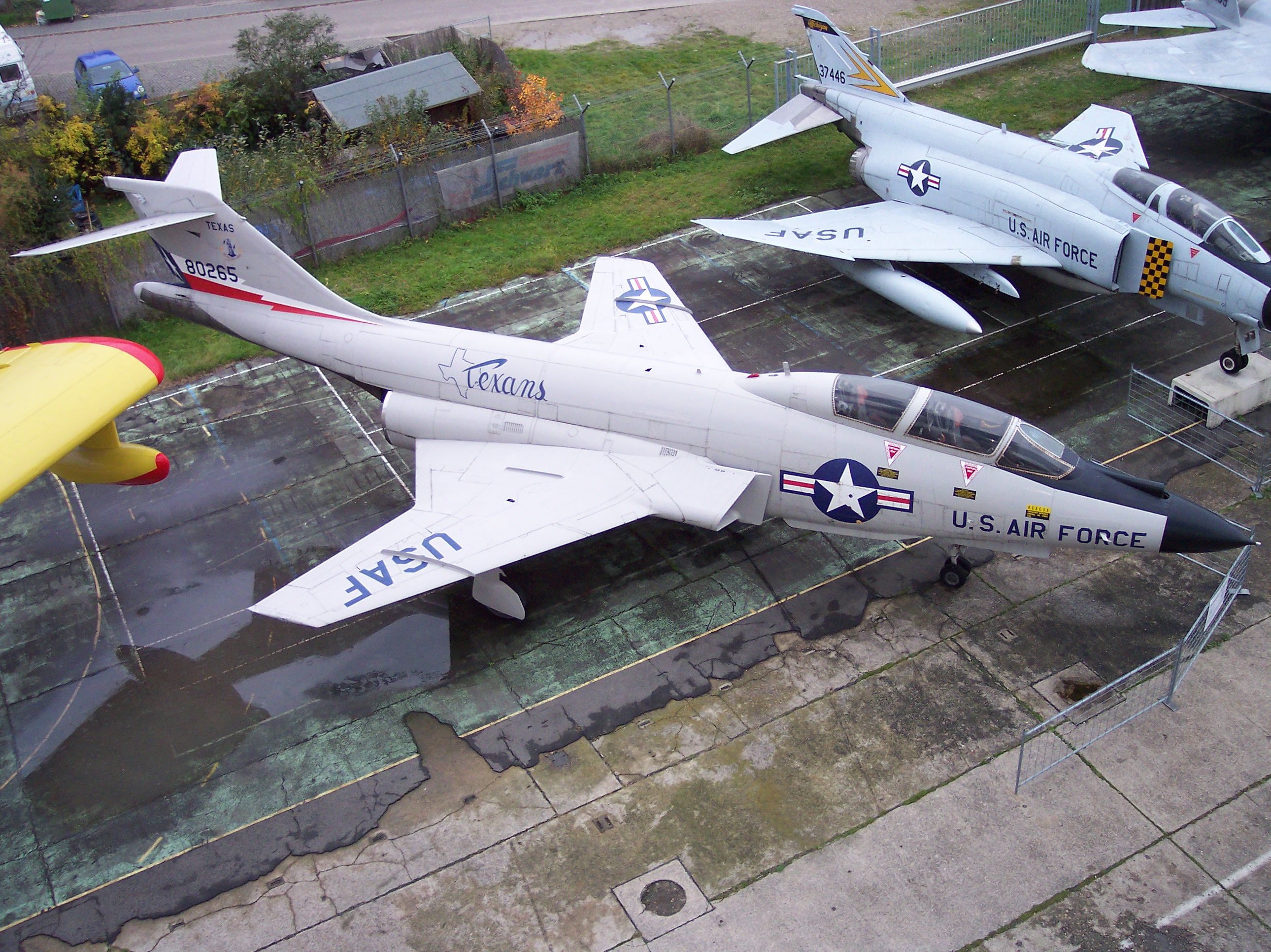 McDonnell F-101 Voodoo Pics, Military Collection