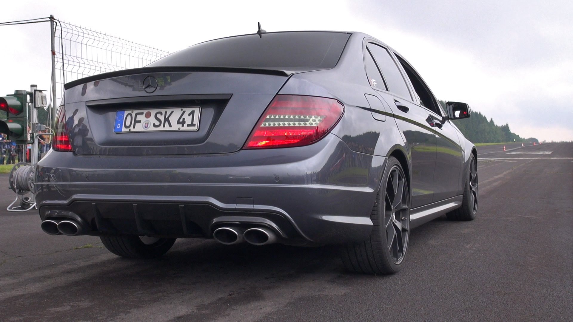 High Resolution Wallpaper | Mercedes Benz C63 1920x1080 px