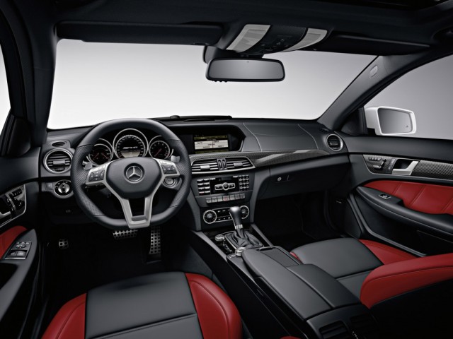 High Resolution Wallpaper | Mercedes Benz C63 640x480 px