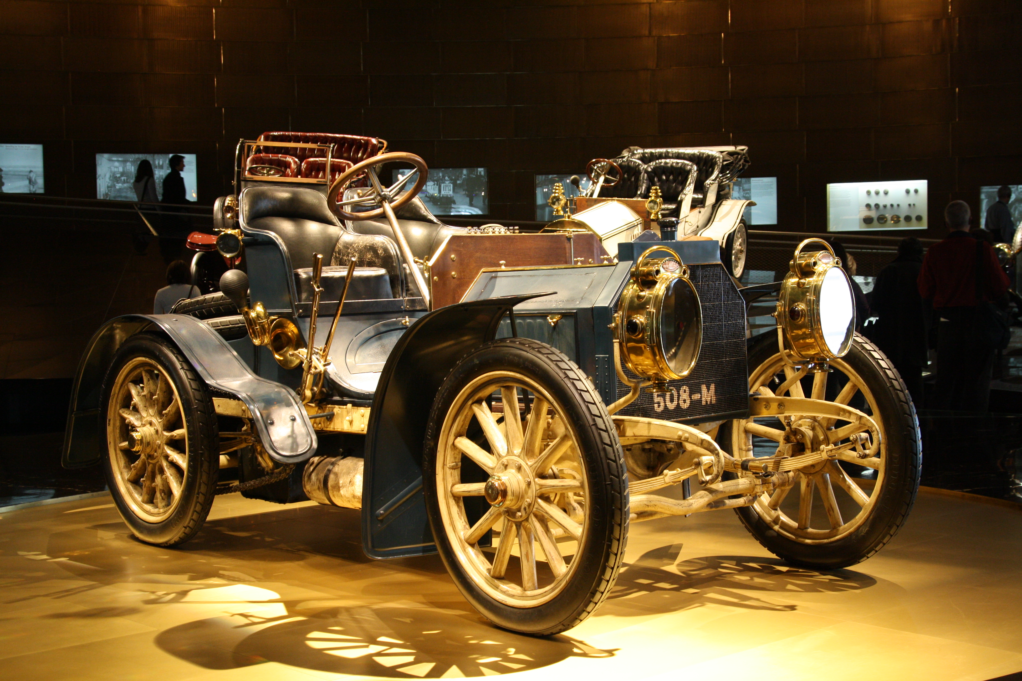 Выпущен первый в мире. Mercedes Simplex 1902. Mercedes Simplex 1902 40ps. Mercedes Benz Simplex 1904.