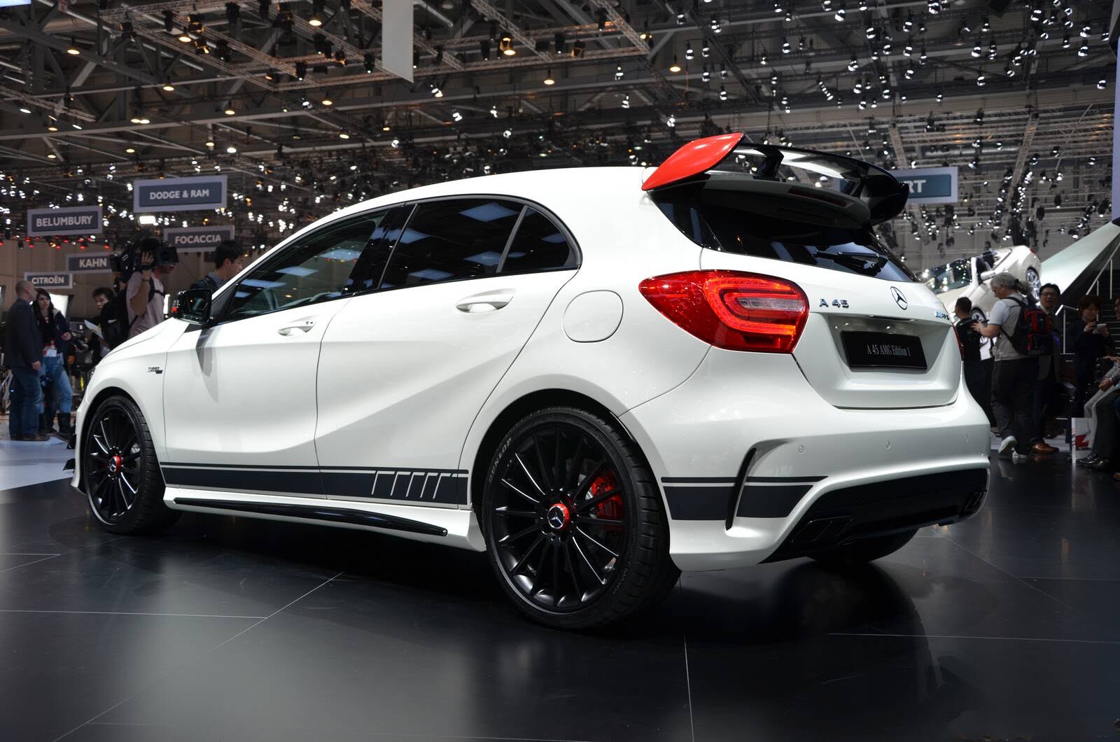 Amazing Mercedes-Benz AMG A45 Pictures & Backgrounds