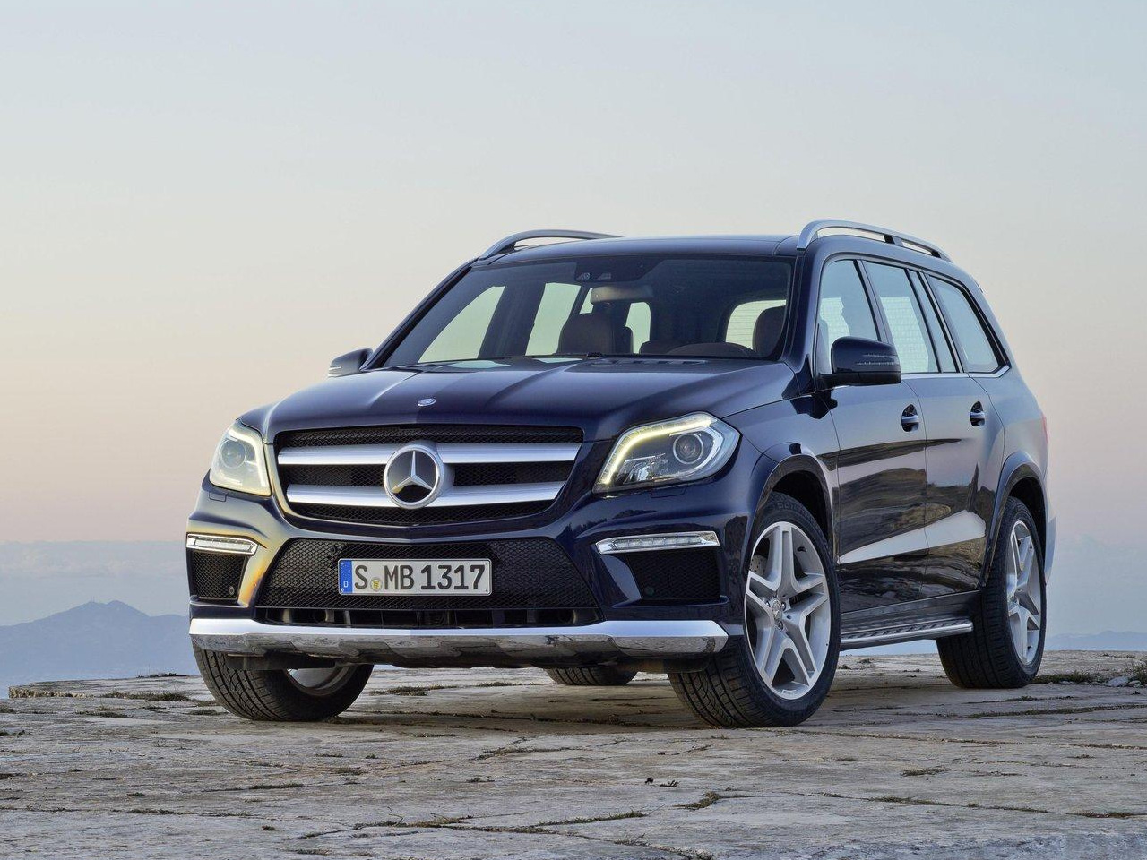 HD Quality Wallpaper | Collection: Vehicles, 1280x960 Mercedes-Benz GL-Class