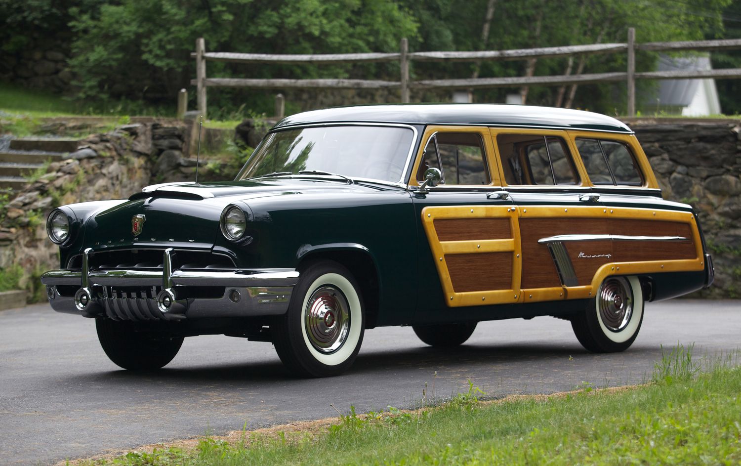 HQ Mercury Woodie Station Wagon Wallpapers | File 239.51Kb