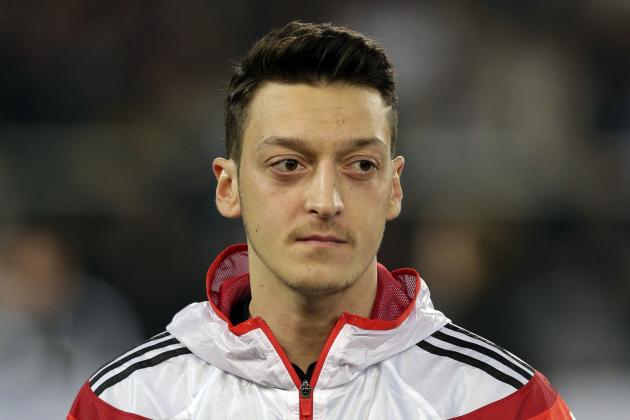 Mesut Ozil #19