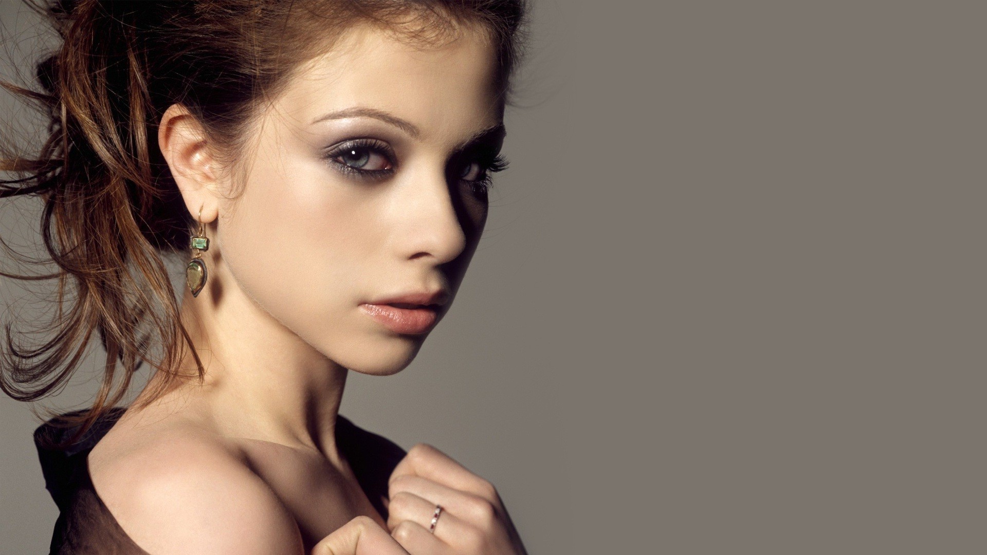 Images of Michelle Trachtenberg | 1920x1080