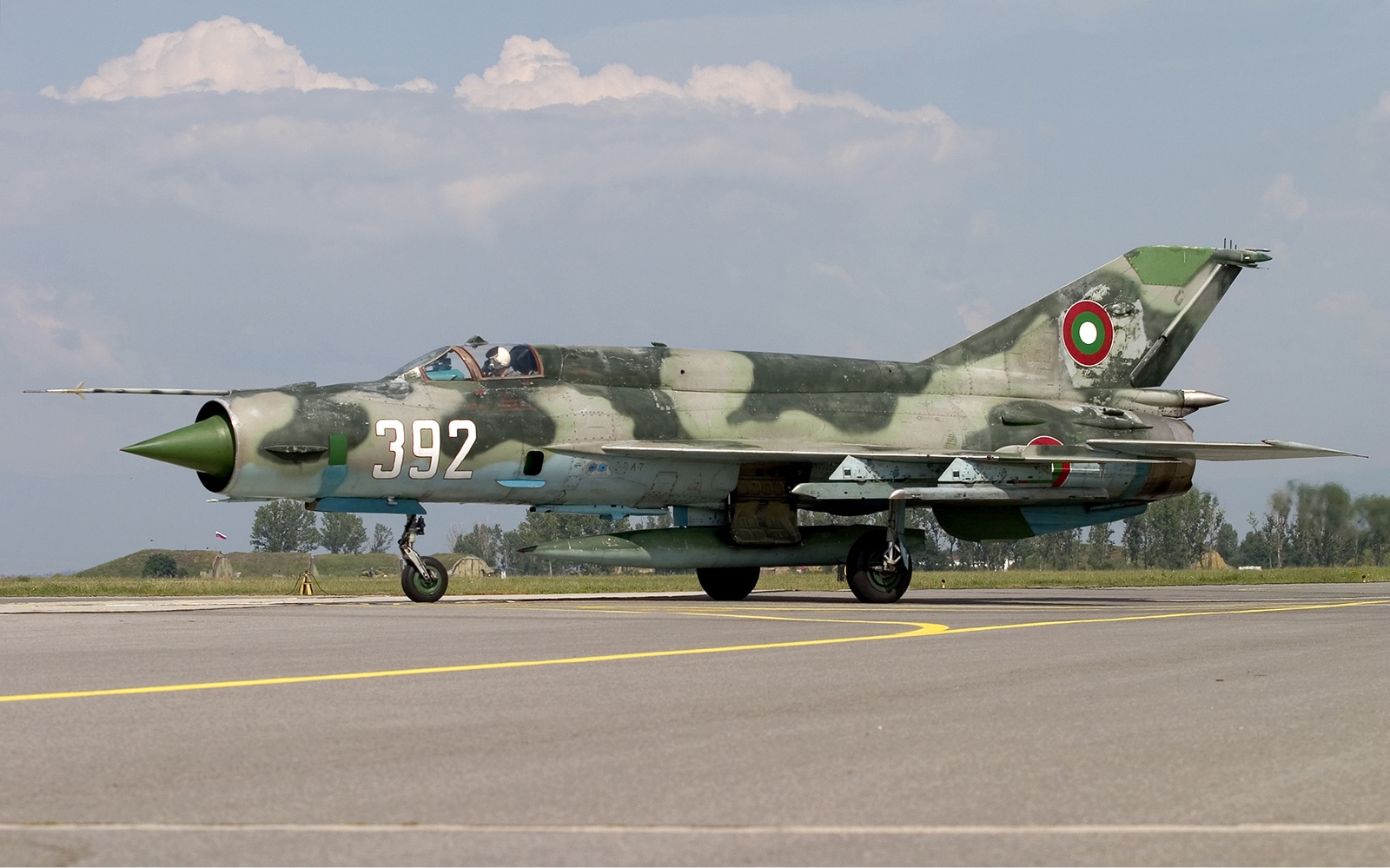 High Resolution Wallpaper | Mikoyan-Gurevich MiG-21 1600x999 px