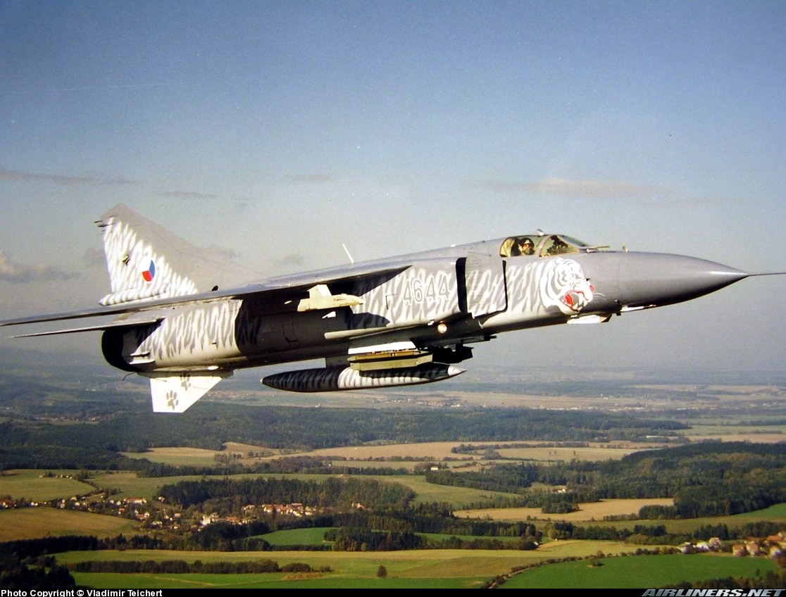 Mikoyan-Gurevich MiG-23 Backgrounds on Wallpapers Vista