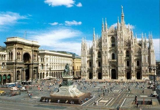 550x378 > Milan Cathedral Wallpapers