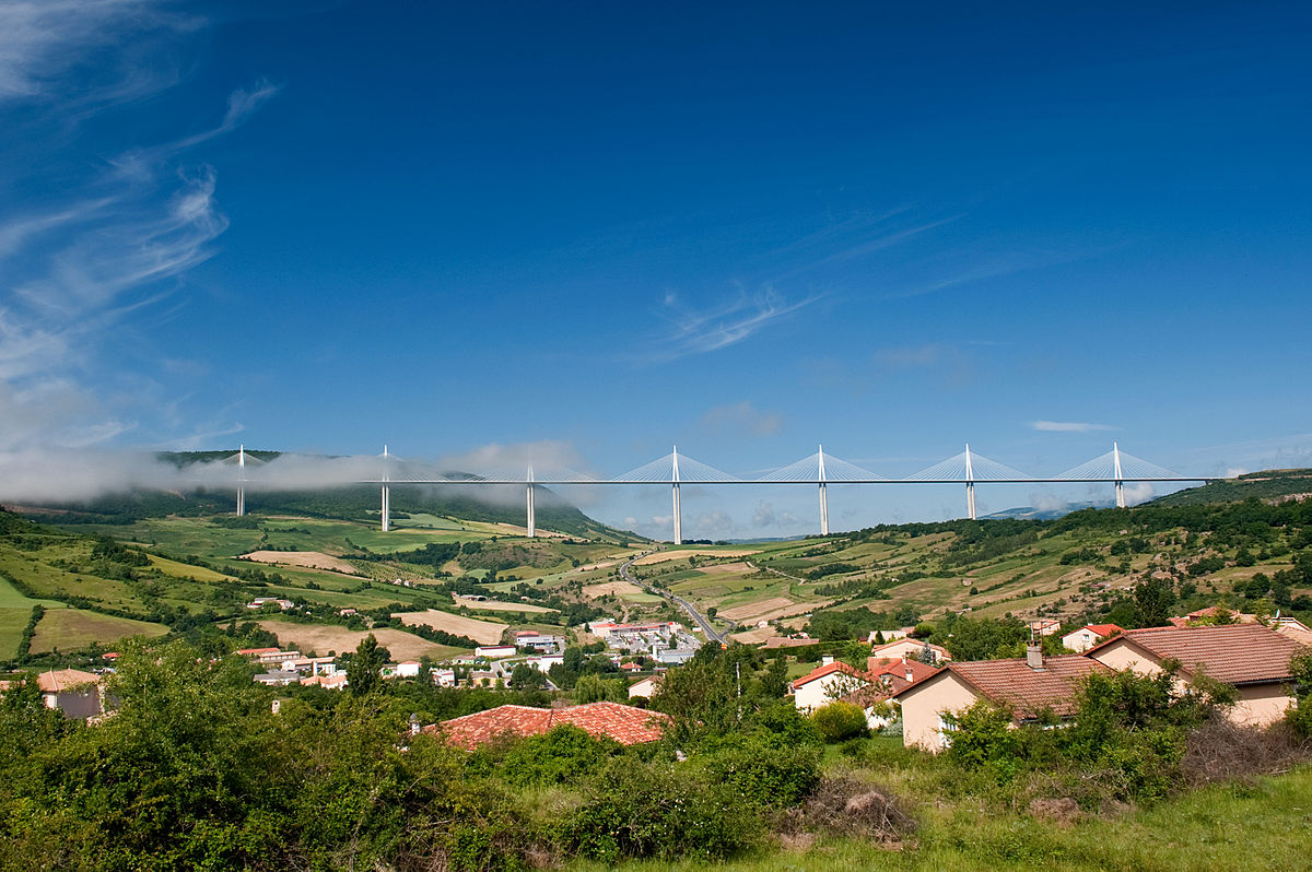 Amazing Millau Viaduct Pictures & Backgrounds