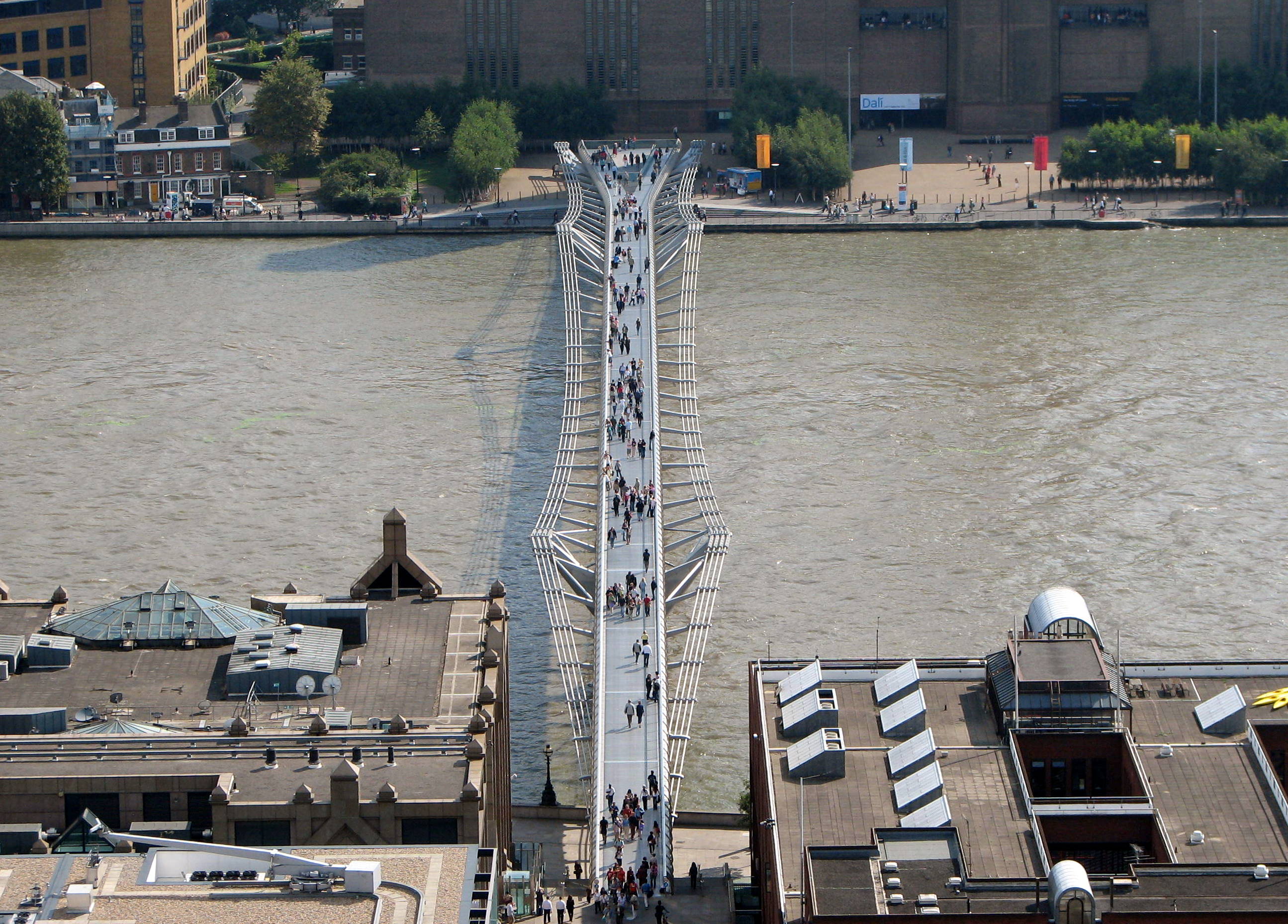 Images of Millennium Bridge | 2590x1858