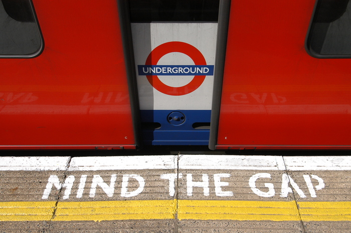 700x465 > Mind The Gap Wallpapers