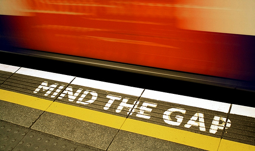 HQ Mind The Gap Wallpapers | File 100.58Kb