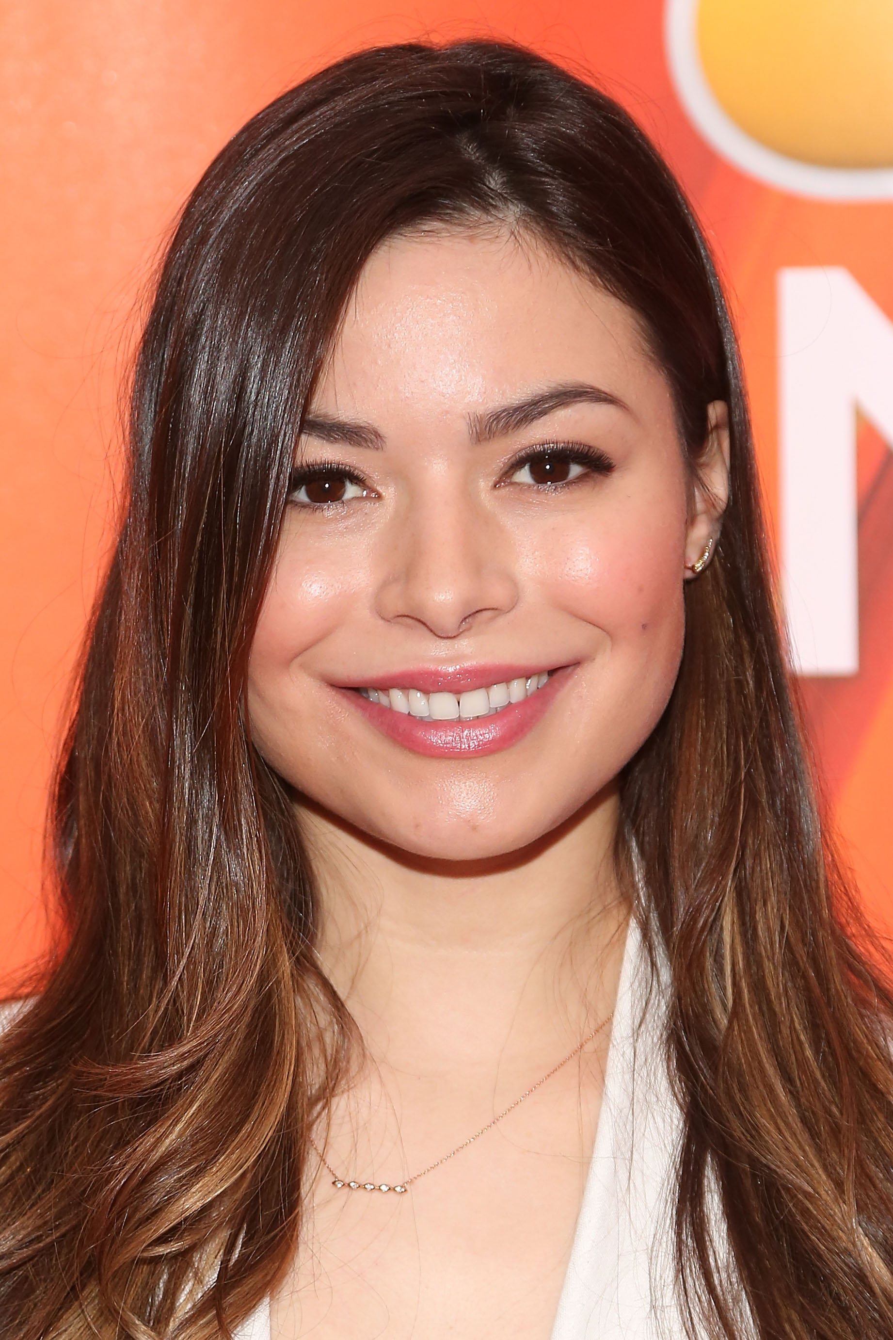 The hottest images and pictures of miranda cosgrove are a thing of admirati...