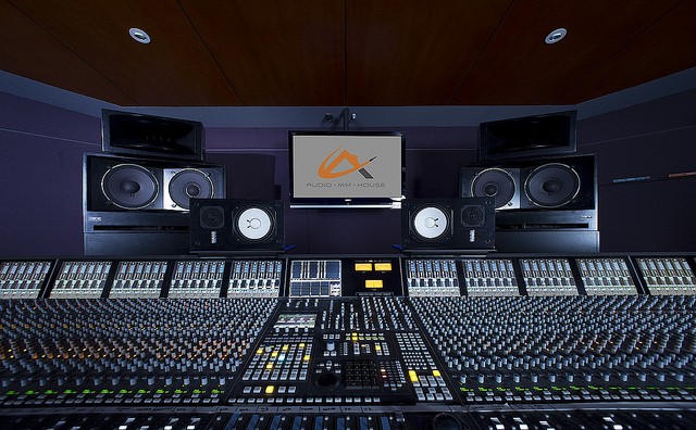 HD Quality Wallpaper | Collection: Music, 640x396 Mixing Console