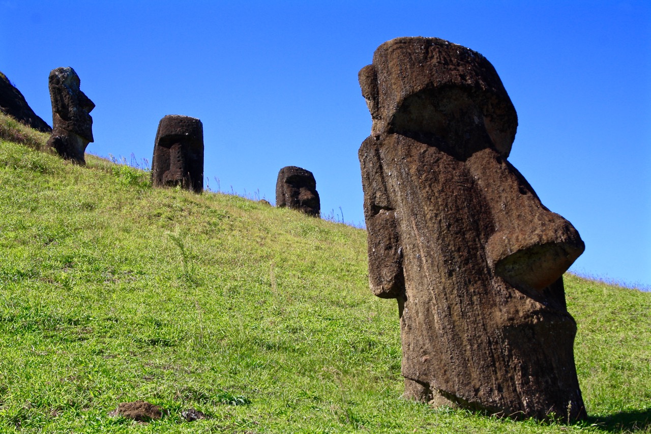 Images of Moai | 1280x853