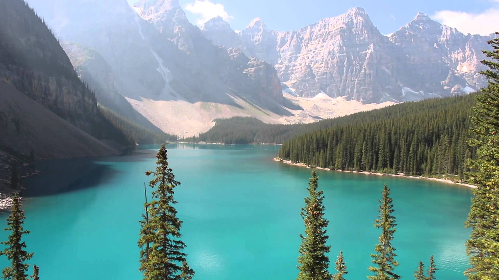 Amazing Moraine Lake Pictures & Backgrounds