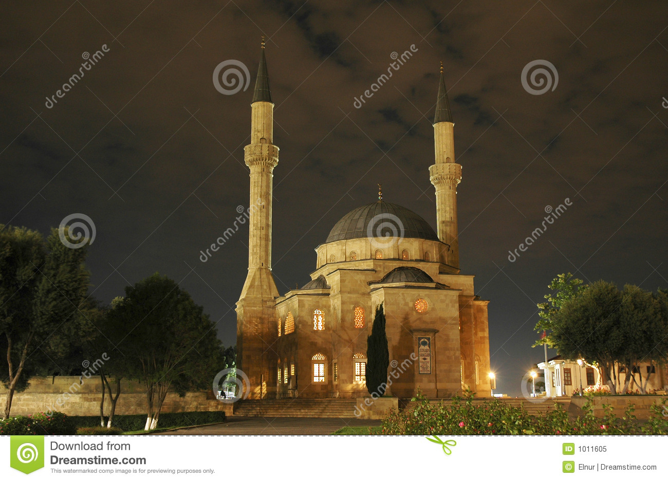 1300x936 > Mosque Of Two Minarets Wallpapers