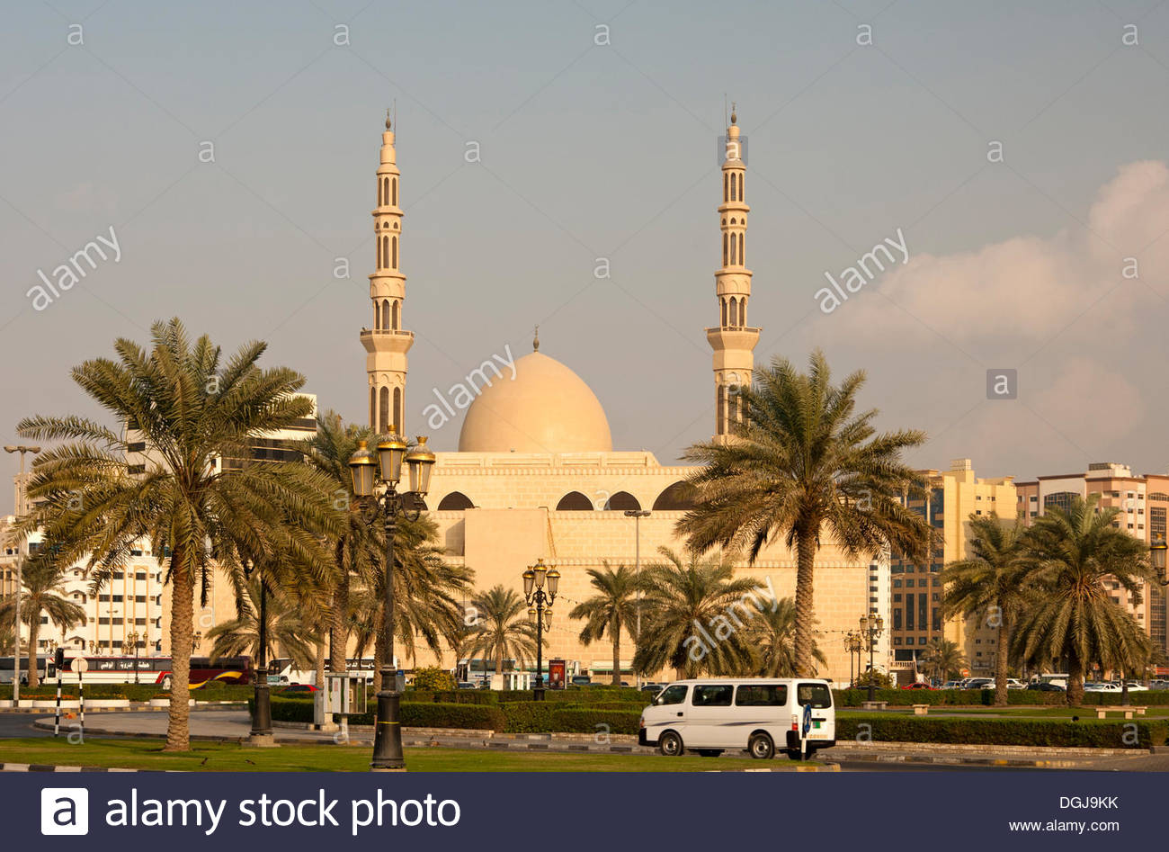 HQ Mosque Of Two Minarets Wallpapers | File 193.19Kb